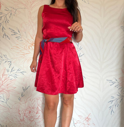 Abito rosso svasato
